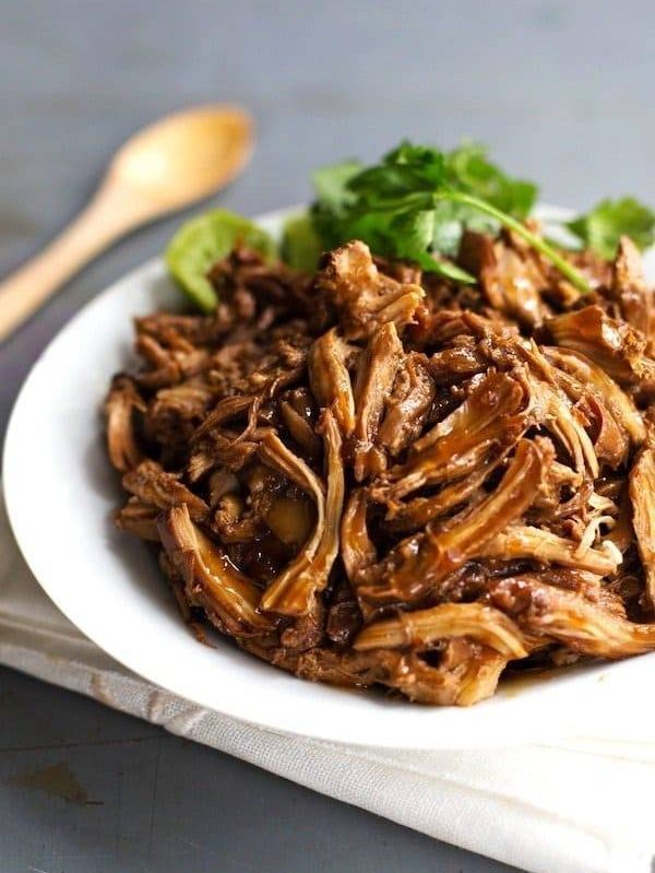 Honey Glazed Crockpot Chicken Adobo - simple pantry ingredients, hardly any hands-on time, 200 calories. | https://health-update.today