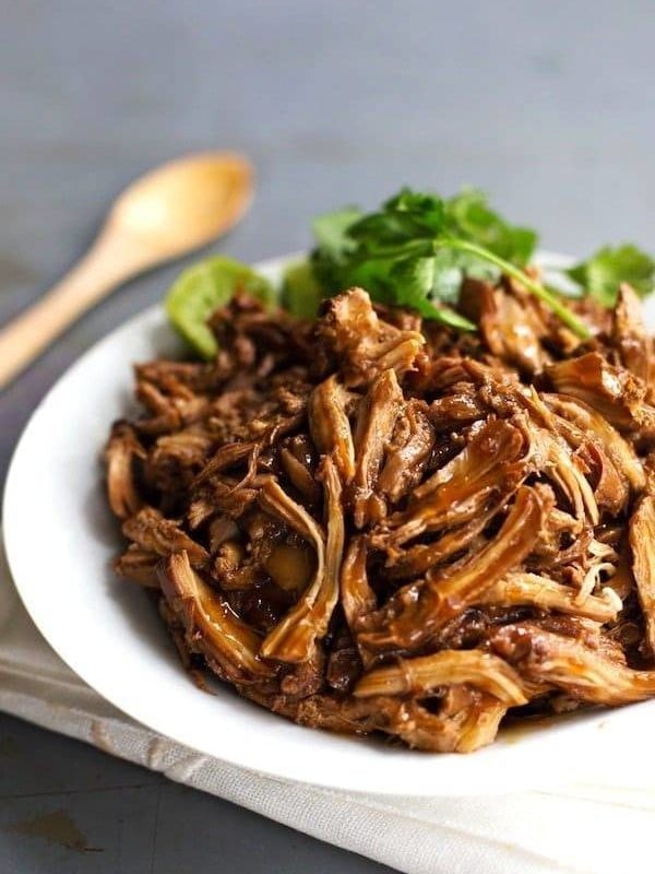 Honey Glazed Crockpot Chicken Adobo - simple pantry ingredients, hardly any hands-on time, 200 calories. | https://health-update.today