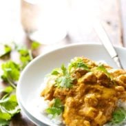 Chicken Shahi Korma - so simple and RIDICULOUSLY good. Chicken, paneer, cashews, and golden raisins all in a creamy, spicy sauce. 400 calories. | pinchofyum.com